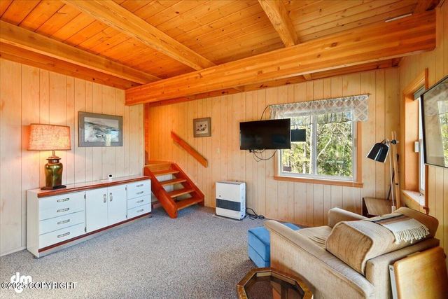 8266 S Big Lake Road, Big Lake, AK 99652