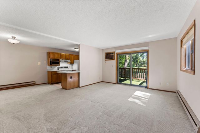 4870 Babcock Trail 312, Inver Grove Heights, MN 55077