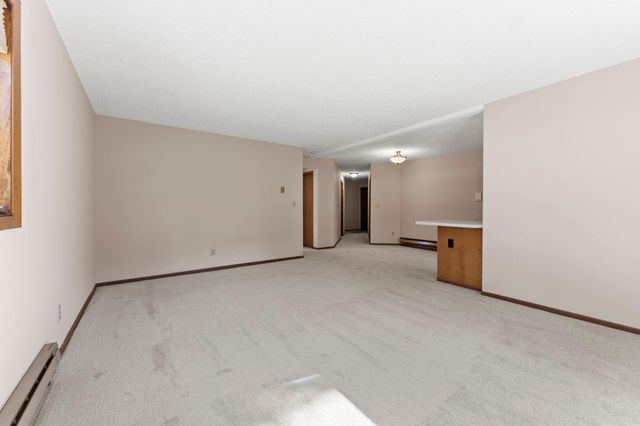 4870 Babcock Trail 312, Inver Grove Heights, MN 55077