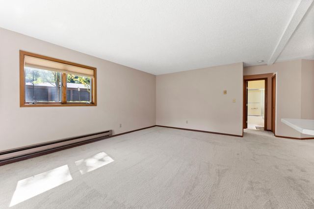 4870 Babcock Trail 312, Inver Grove Heights, MN 55077