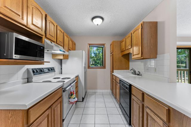 4870 Babcock Trail 312, Inver Grove Heights, MN 55077
