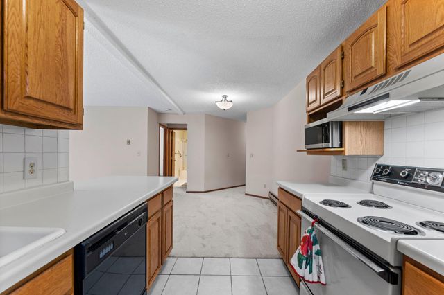 4870 Babcock Trail 312, Inver Grove Heights, MN 55077