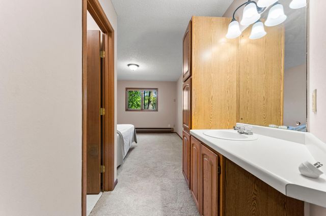 4870 Babcock Trail 312, Inver Grove Heights, MN 55077