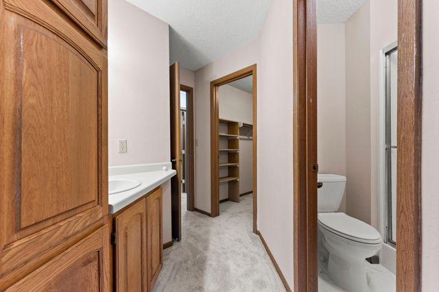 4870 Babcock Trail 312, Inver Grove Heights, MN 55077