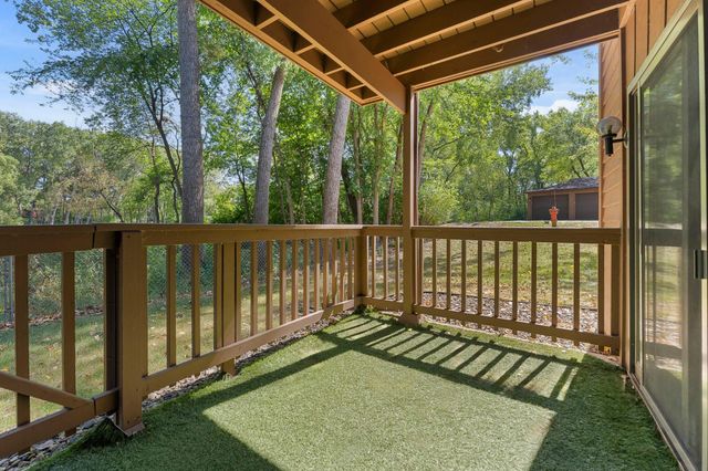 4870 Babcock Trail 312, Inver Grove Heights, MN 55077