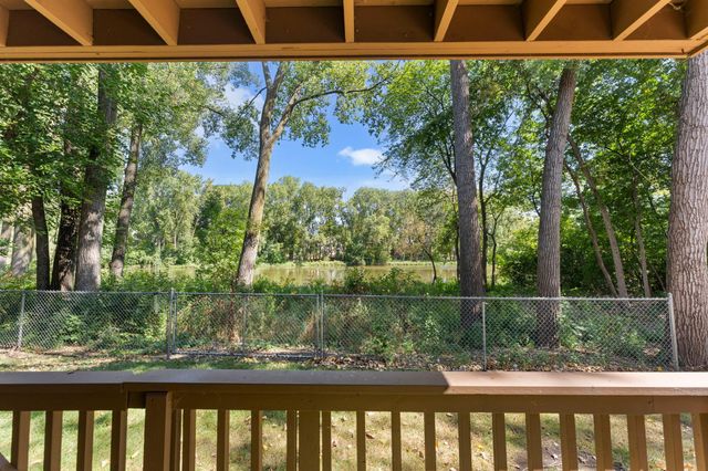 4870 Babcock Trail 312, Inver Grove Heights, MN 55077