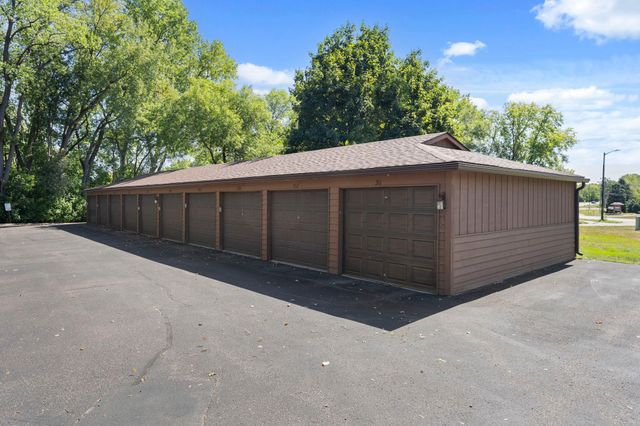 4870 Babcock Trail 312, Inver Grove Heights, MN 55077