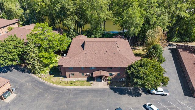 4870 Babcock Trail 312, Inver Grove Heights, MN 55077