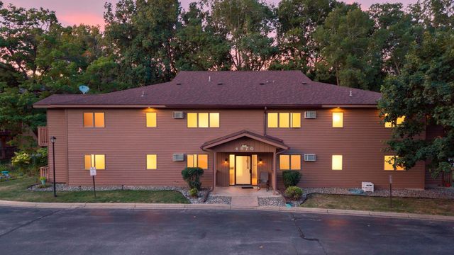 4870 Babcock Trail 312, Inver Grove Heights, MN 55077