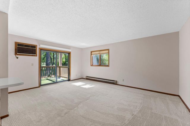4870 Babcock Trail 312, Inver Grove Heights, MN 55077