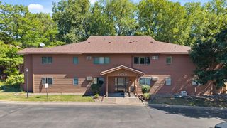4870 Babcock Trail 312, Inver Grove Heights, MN 55077