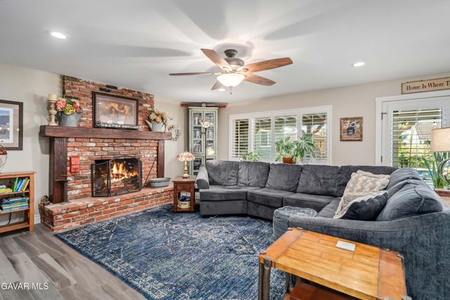 2555 W Avenue M8, Palmdale, CA 93551