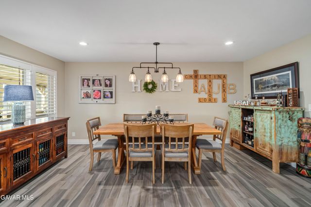 2555 W Avenue M8, Palmdale, CA 93551