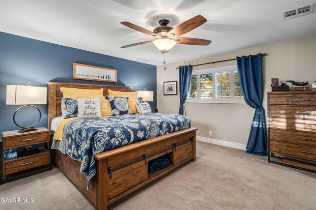 2555 W Avenue M8, Palmdale, CA 93551