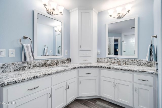 2555 W Avenue M8, Palmdale, CA 93551