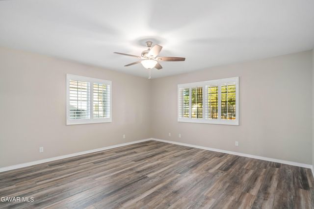 2555 W Avenue M8, Palmdale, CA 93551