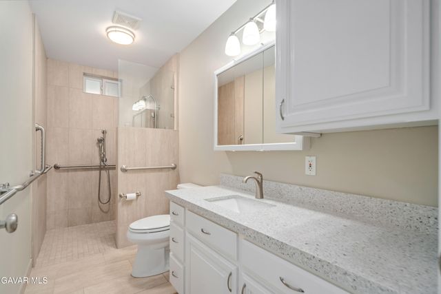 2555 W Avenue M8, Palmdale, CA 93551