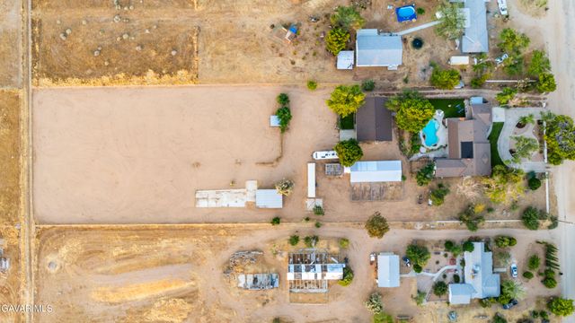 2555 W Avenue M8, Palmdale, CA 93551