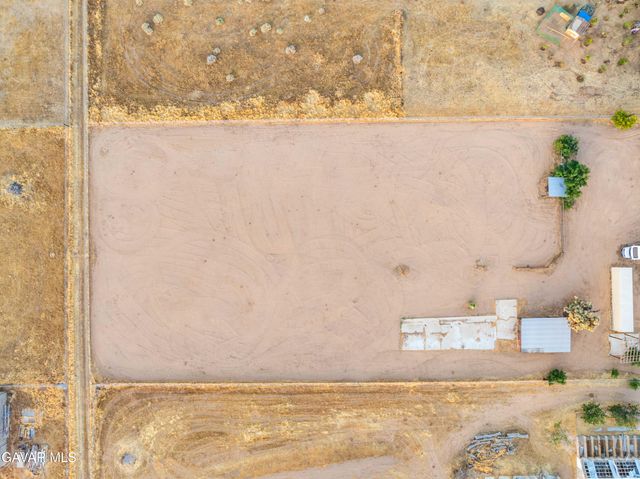 2555 W Avenue M8, Palmdale, CA 93551