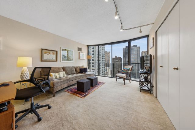 1440 N State Street 21B, Chicago, IL 60610