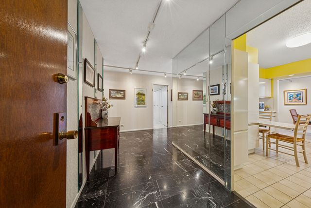 1440 N State Street 21B, Chicago, IL 60610