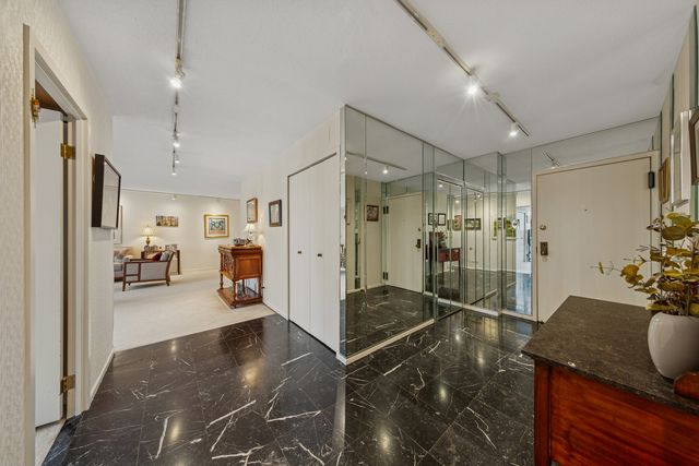 1440 N State Street 21B, Chicago, IL 60610