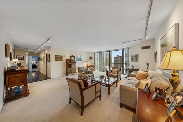 1440 N State Street 21B, Chicago, IL 60610