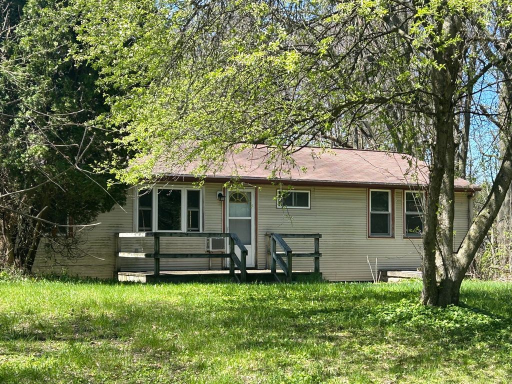 13790 Hutchinson Road, Johnstown Twp, MI 49050
