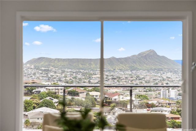 1854 St Louis Drive, Honolulu, HI 96816