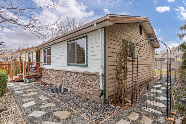 785 N Jerome Lane, East Wenatchee, WA 98802