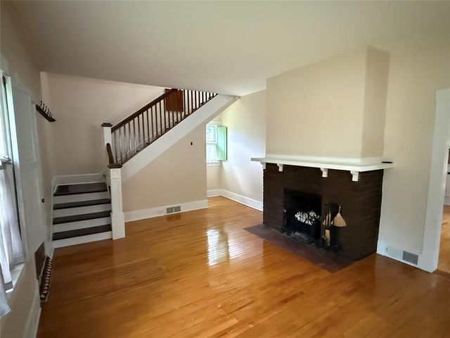 1524 Highland Avenue, Eau Claire, WI 54701