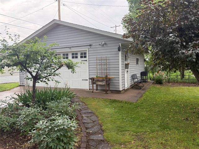 1524 Highland Avenue, Eau Claire, WI 54701
