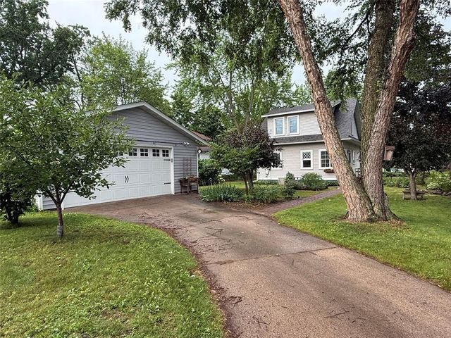 1524 Highland Avenue, Eau Claire, WI 54701