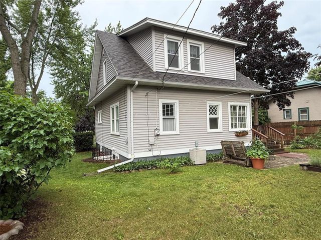 1524 Highland Avenue, Eau Claire, WI 54701
