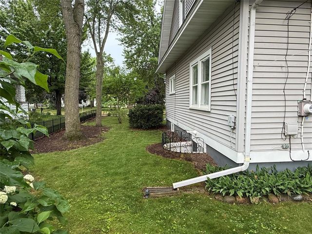 1524 Highland Avenue, Eau Claire, WI 54701