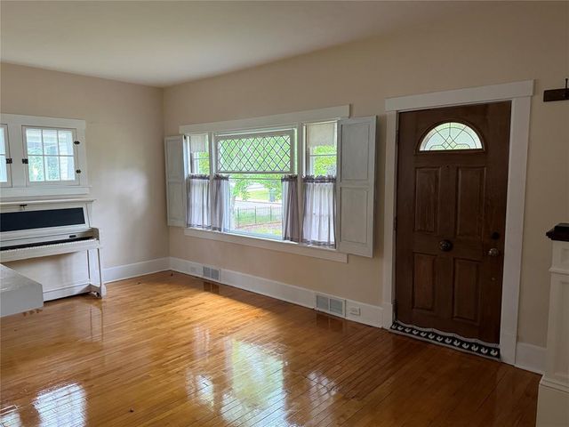 1524 Highland Avenue, Eau Claire, WI 54701