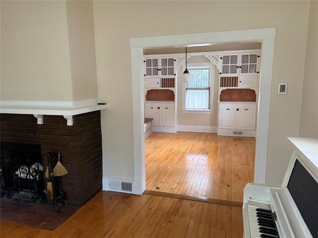 1524 Highland Avenue, Eau Claire, WI 54701