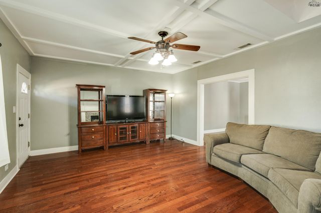 2011 MCGREGOR AVENUE, Wichita Falls, TX 76301