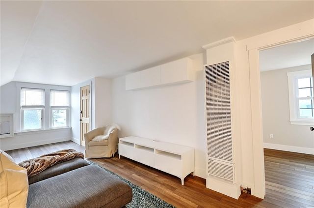 73 Washburn Avenue, East Providence, RI 02916