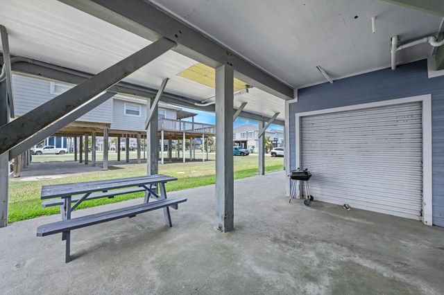 12927 Buccaneer Parkway, Freeport, TX 77541
