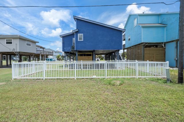 12927 Buccaneer Parkway, Freeport, TX 77541