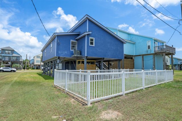12927 Buccaneer Parkway, Freeport, TX 77541