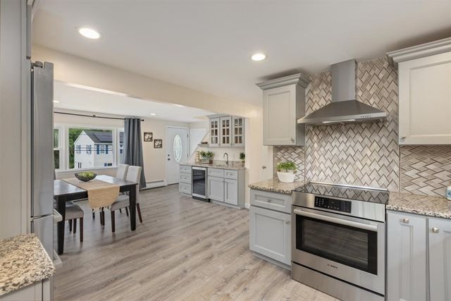 25 Charles St, Dracut, MA 01826