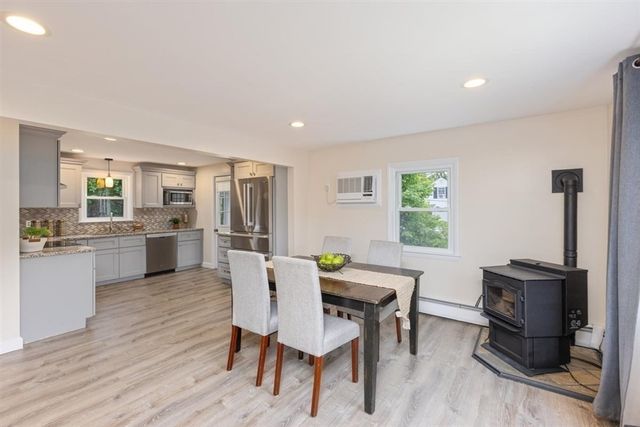 25 Charles St, Dracut, MA 01826