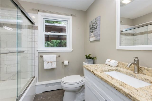 25 Charles St, Dracut, MA 01826
