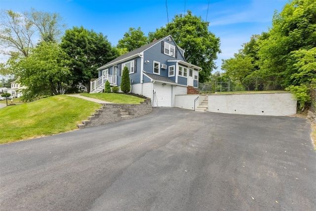 25 Charles St, Dracut, MA 01826