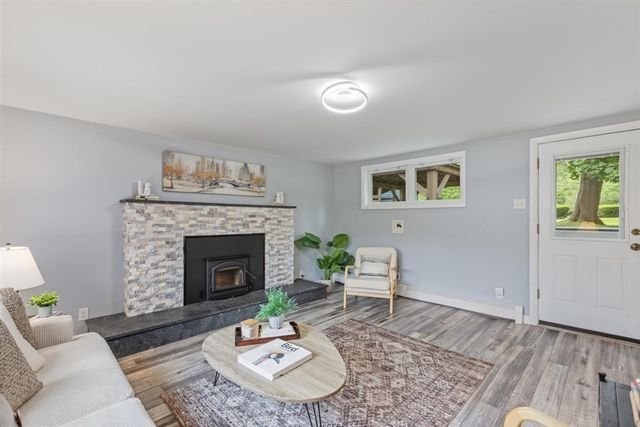 25 Charles St, Dracut, MA 01826