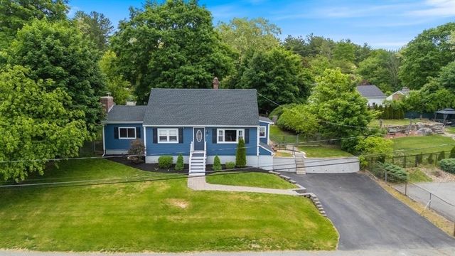25 Charles St, Dracut, MA 01826