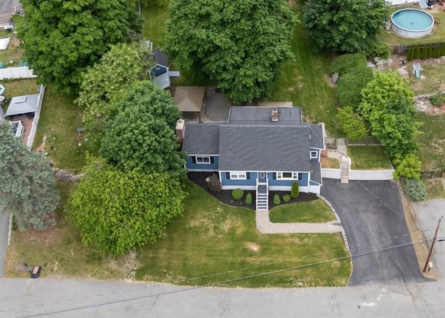 25 Charles St, Dracut, MA 01826