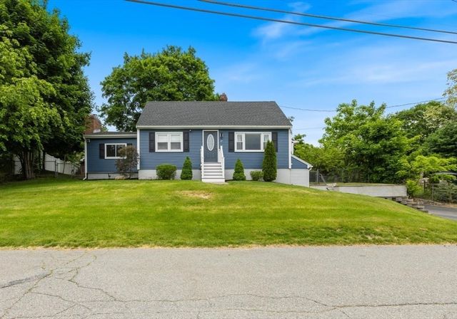 25 Charles St, Dracut, MA 01826